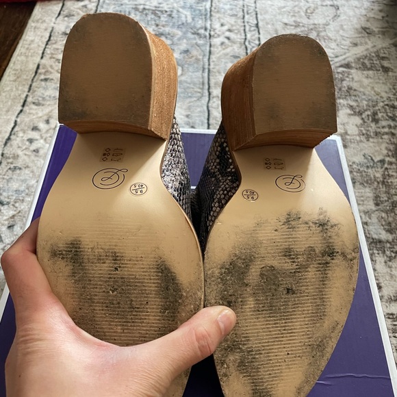 Chinese Laundry Springfield Mule - Picture 6 of 7